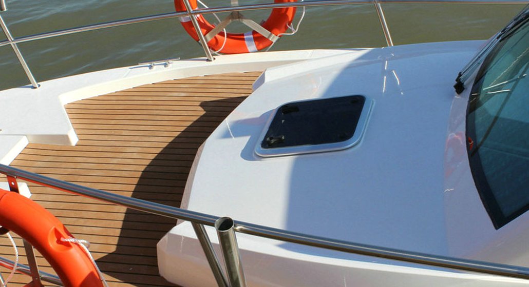 a_0004_Bow deck